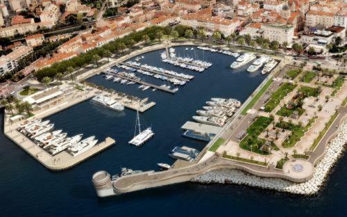 "Les Alizes" Cote Jardin Proche Bord De Mer Сен-Рафаэль Экстерьер фото